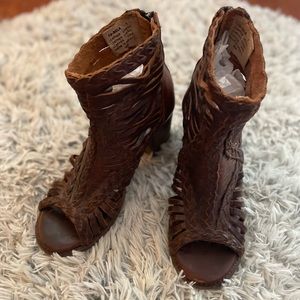 Freebird size 7 open toe sandals.